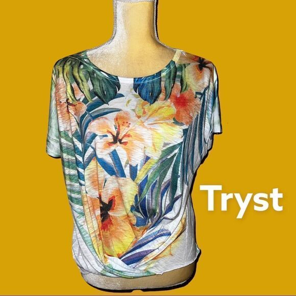 Tryst summery white tropical floral design top! Nwt - Picture 2 of 7